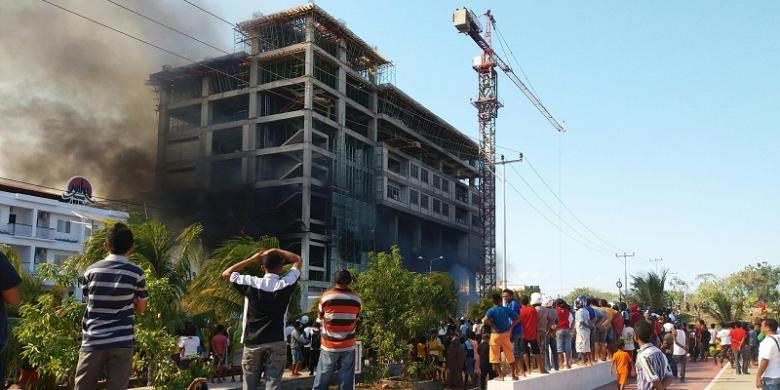 Gedung Setengah Jadi di Kompleks Lippo Group Terbakar di 