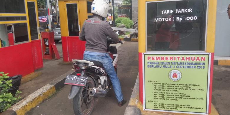 Tarif Parkir  Kendaraan di Polda Metro Jaya Akan Dihitung 