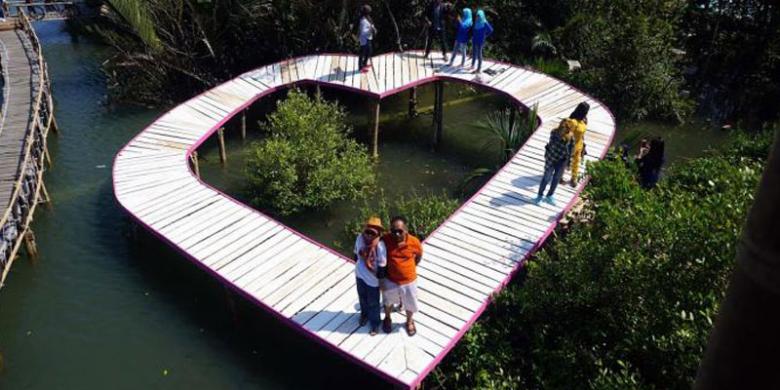 Wow Seru Dan Romantis Selfie Di Hutan Mangrove Kulonprogo