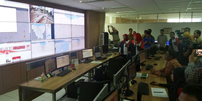 Datang ke Kantor BPBD, Soni Tes Telepon Langsung Call Center 112 