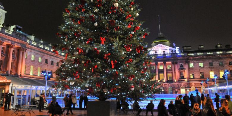 10 Tempat Terbaik Untuk Melihat Gemerlap Lampu Natal Halaman
