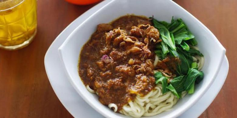 Bakmi Karet di Ronalee Resto, Bantul, DI Yogyakarta.