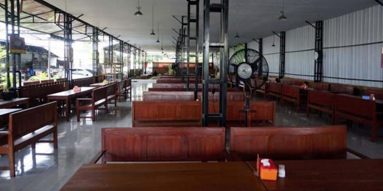 Suasana Ronalee Resto di Bantul, DI Yogyakarta, yang punya dua menu unik yakni bakmi karet dan bakso domba.
