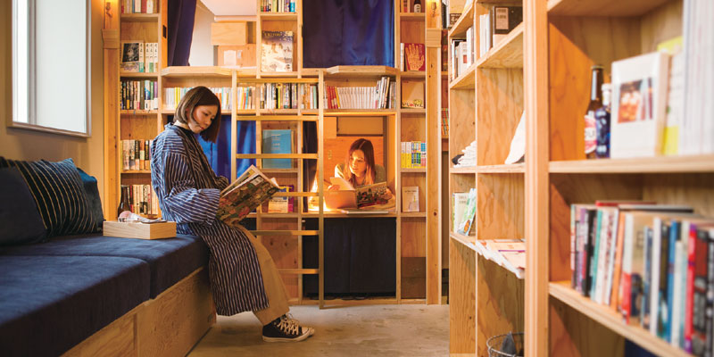 Hostel Book and Bed Tokyo. Hostel ini pertama kali dibuka di Tokyo, Jepang. Cabang keduanya dibuka di Distrik Gion, Kyoto, pada Desember 2016.