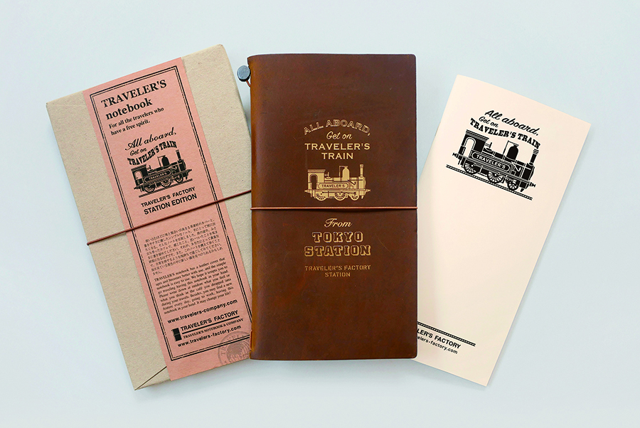 Buku catatan perjalanan, selotip bermotif, dan banyak pernak-pernik lainnya yang bisa dijadikan sebagai rekam jejak selama melakukan wisata di Tokyo.