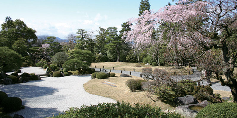 Taman Yuzen-en di Kyoto, Jepang