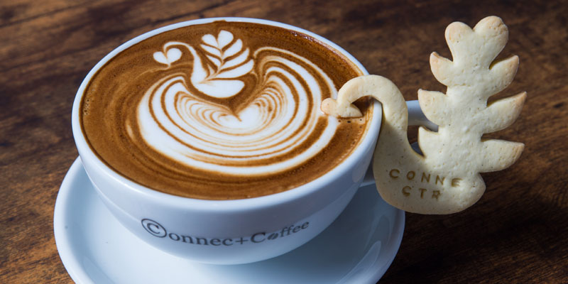 Andori adalah sebutan untuk latte art khas dari Takahiro Ando di ConnectCoffee, Fukuoka, Jepang, yang dibuat sesuai permintaan saat memesan Cafe Latte.