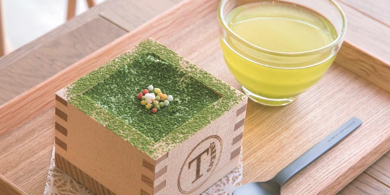 Tiramisu Maccha menjadi menu baru di kafe T-GREEN?S Cabang Shinsekai, Kyoto, Jepang. Anda dapat membawa pulang wadah tiramisu ini bila tertarik.