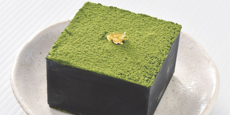 Kue Tokusen Uji Matcha Tiramisu dari gerai Shotani di Kansai, Jepang.