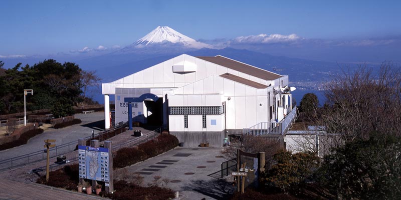 Gunung Fuji yang menjadi salah satu tujuan wisata terkenal Jepang.