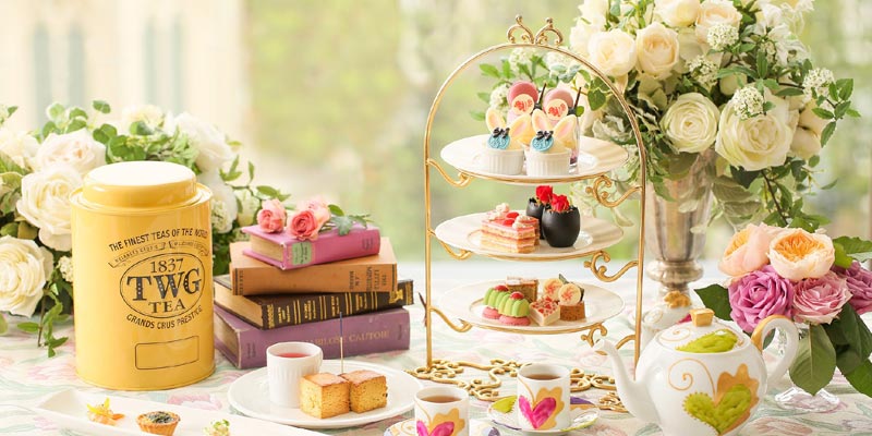 Kafe yang ada di The Strings Hotel Nagoya, Jepang, ini menyediakan paket afternoon tea bertema Alice in Wonderland.