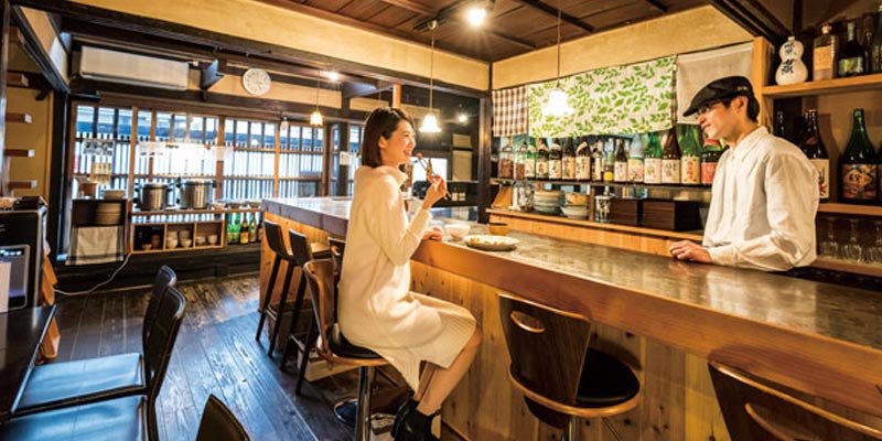 Matsutomiya Kotobuki merupakan restoran di Kyoto, Jepang yang bangunannya direnovasi dari rumah tua zaman Meiji (1868-1912) dengan menu buffet yang menggunakan bahan makanan natural. 