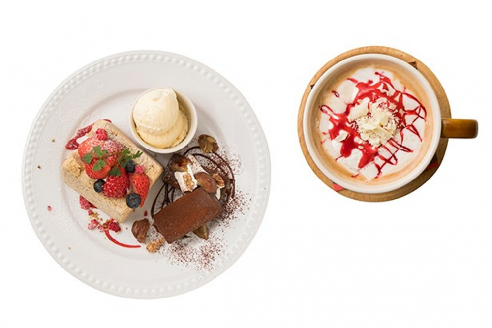 Amis White Raspberry Latte dan Sweets Set berisi 2 kue dan 1 gelas minum 