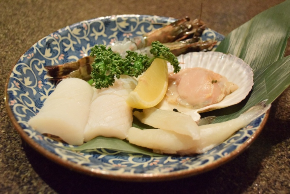Seafood set (1.650 yen)  yang populer di antara wisatawan asing