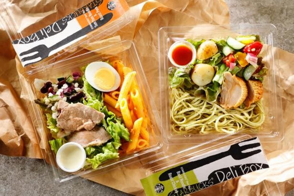 Starbucks Deli Box Basil Noodle & Roast Chicken dan Starbucks Deli Box Tom Yum Noodle & Roast Pork