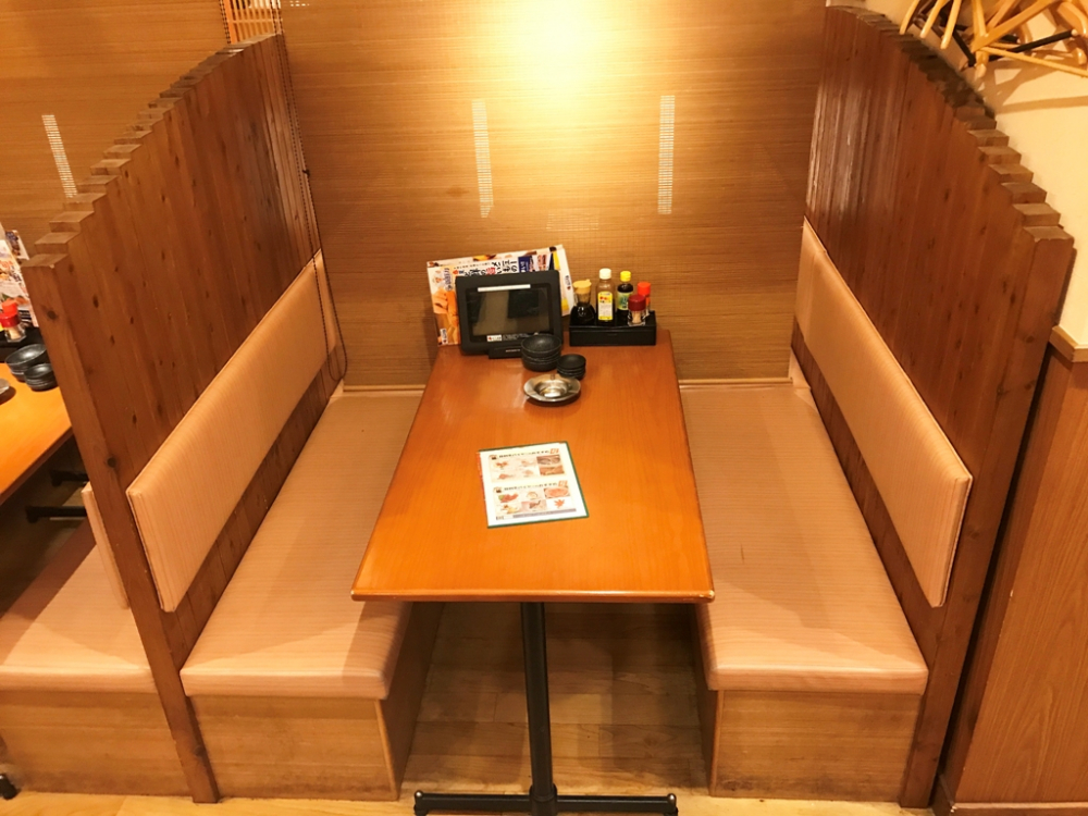 meja kedai Izakaya