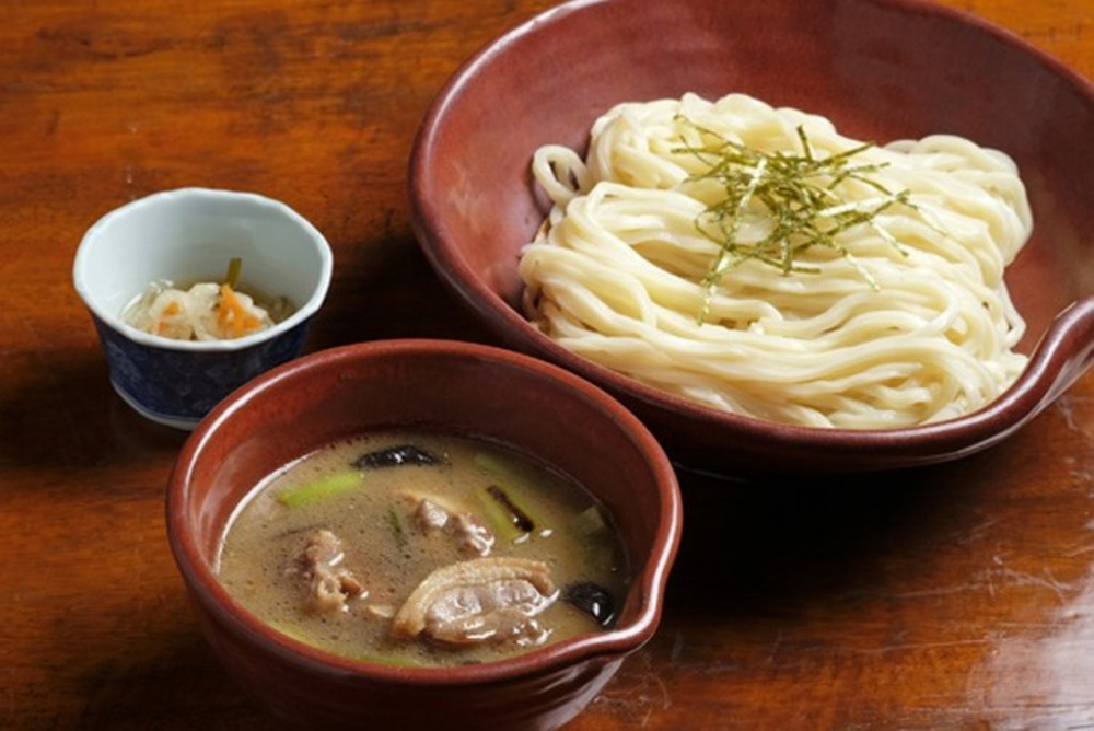 Udon Sup Bebek (950 yen). Cicipi kombinasi mie buatan sendiri dengan sup yang lebih kental dari Kamonan Udon
