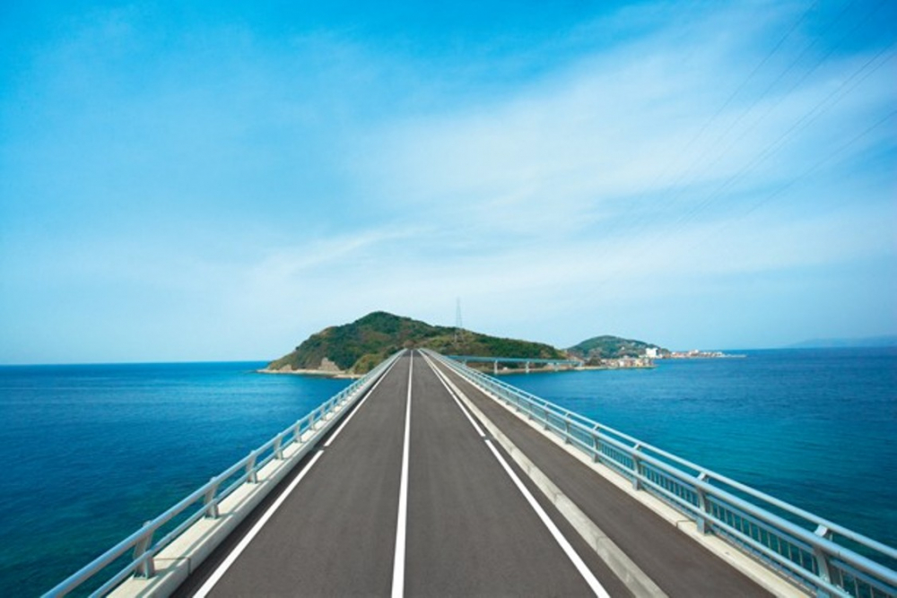 Resort island yang mudah dijangkau dengan menggunakan mobil dari dalam kota Nagasaki, Iojima.