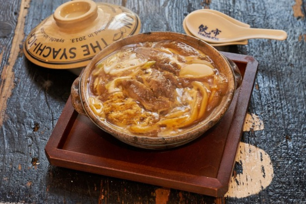 Gyusuji (daging gurat sapi) (1280 yen). Kelezatan rasa asli dari gyusuji meresap kuat di kare dan lembut di mulut.
