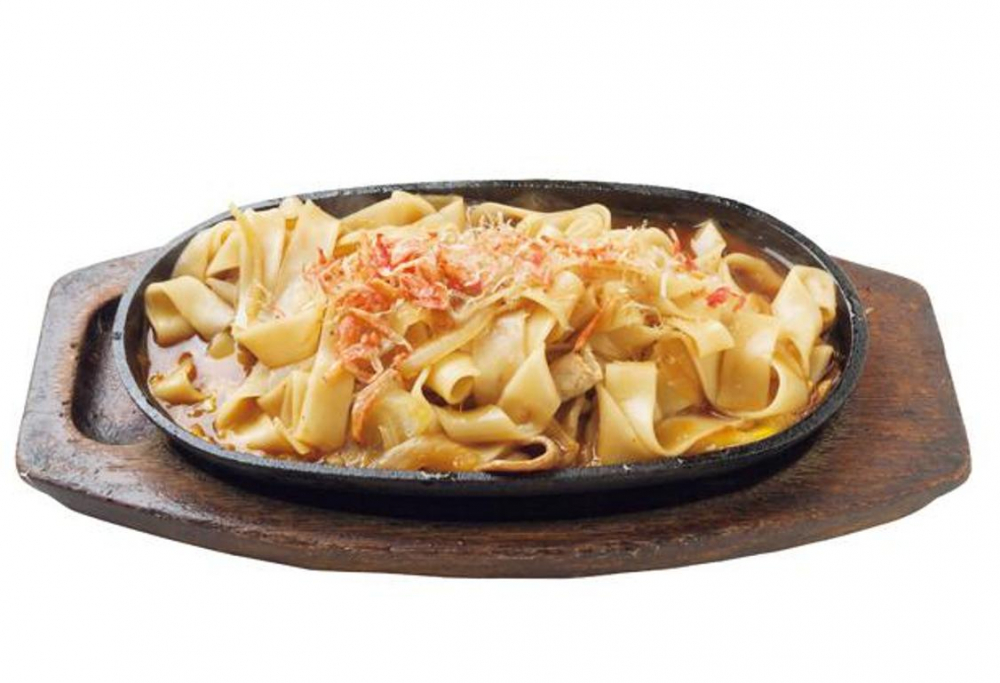 “Yaki Futo-kishimen” seharga 720 yen. Tekstur orisinal yang berbeda dari udon goreng dan pasta. 