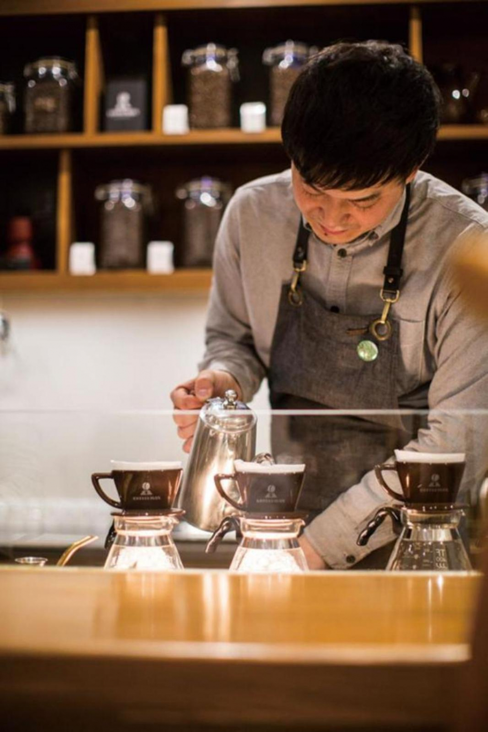 Eguchi-san setiap harinya juga melakukan penyaringan kopi, karena ingin menjadi “coffee man” dalam artian luas