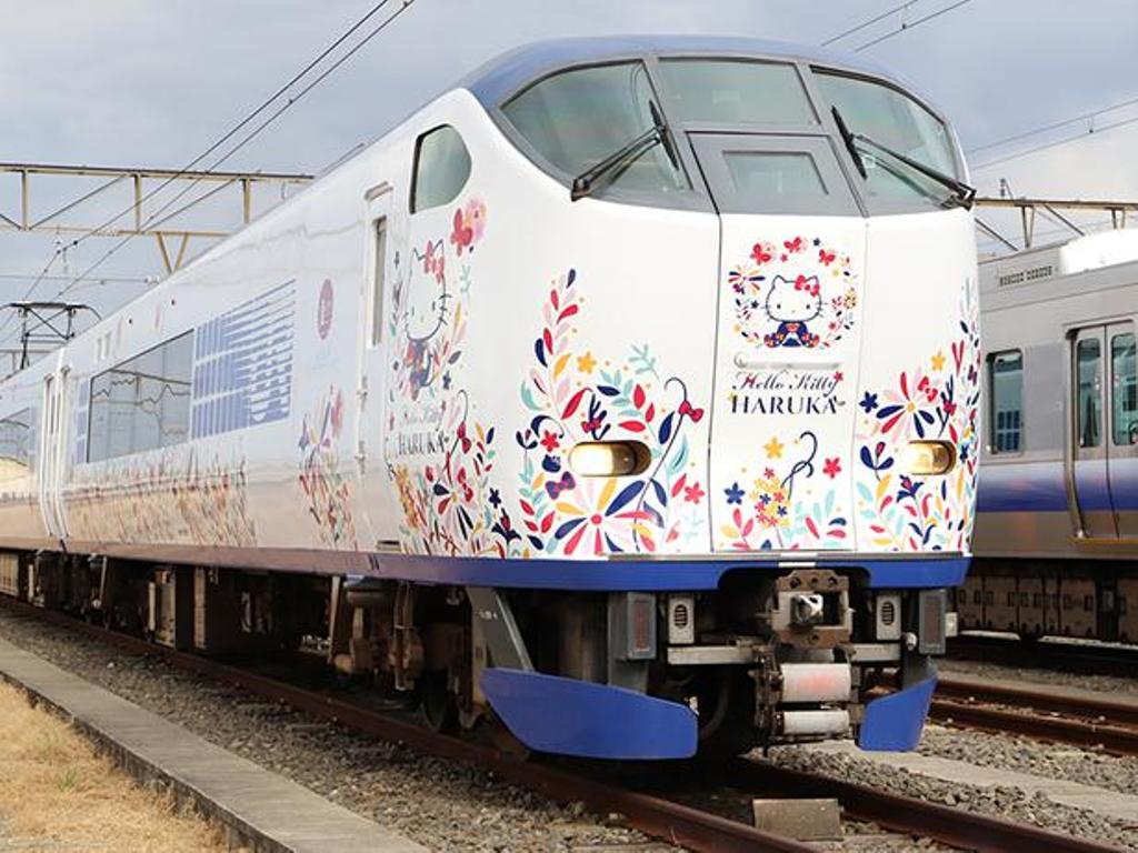 Penampakan kereta Hello Kitty Haruka