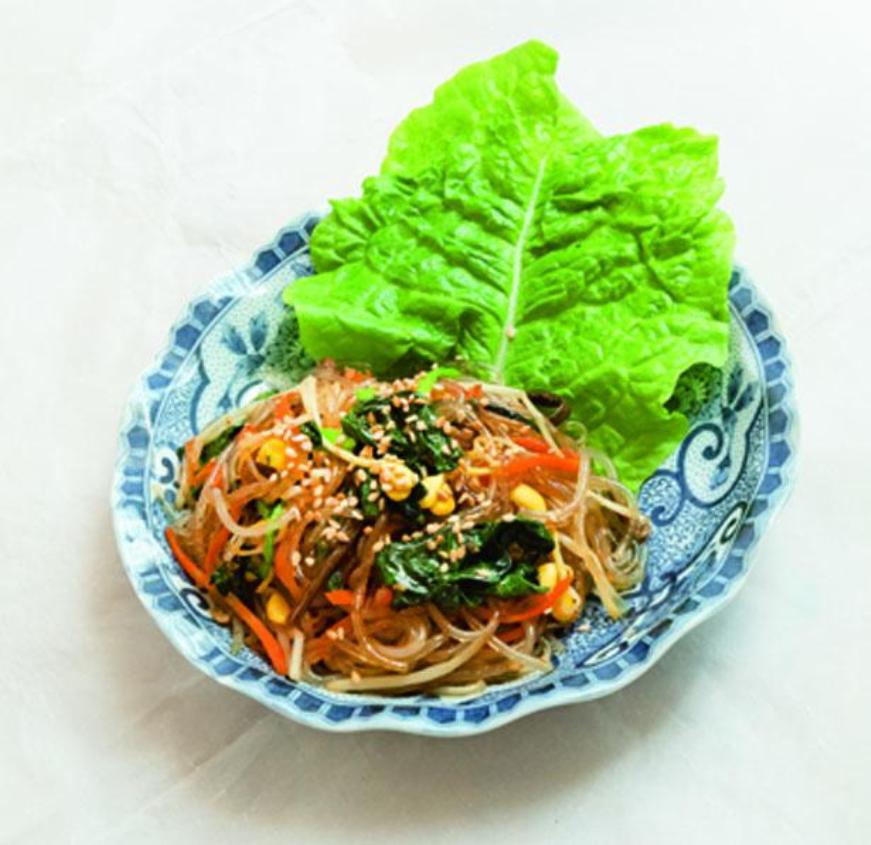 Japchae dari restoran ini cukup untuk porsi satu orang, cocok dinikmati sambil minum