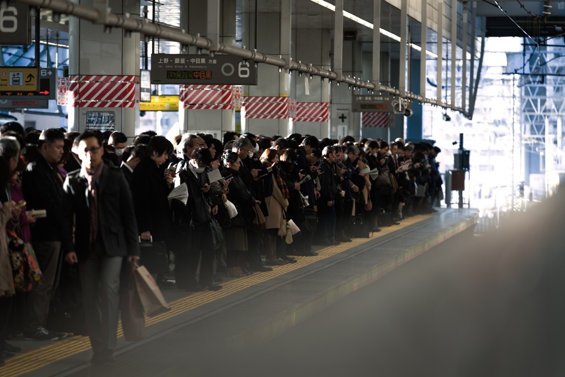 ILUSTRASI - Rush hour kereta di Tokyo