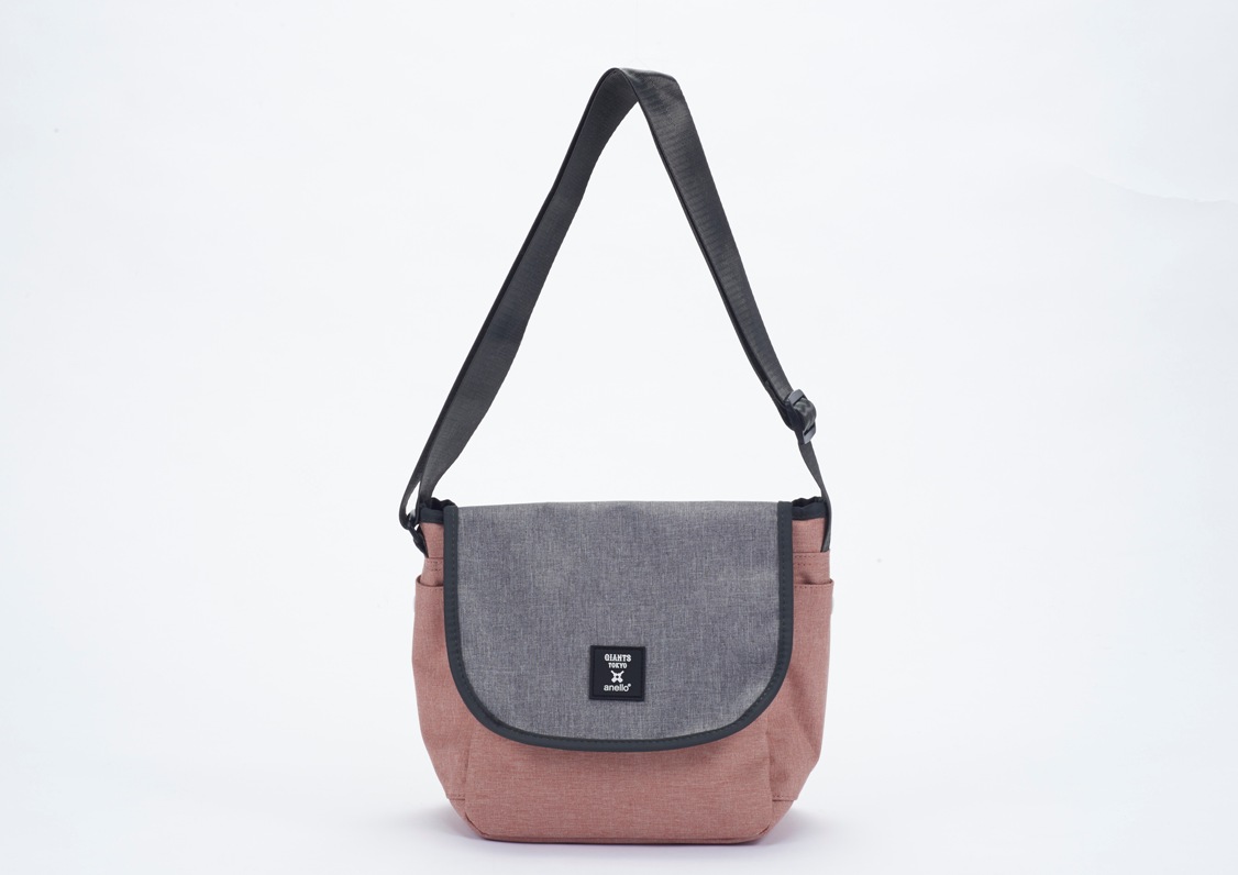 Flap Shoulder Bag (tersedia dalam warna nude pink dan abu-abu, hitam, dan biru navy) 