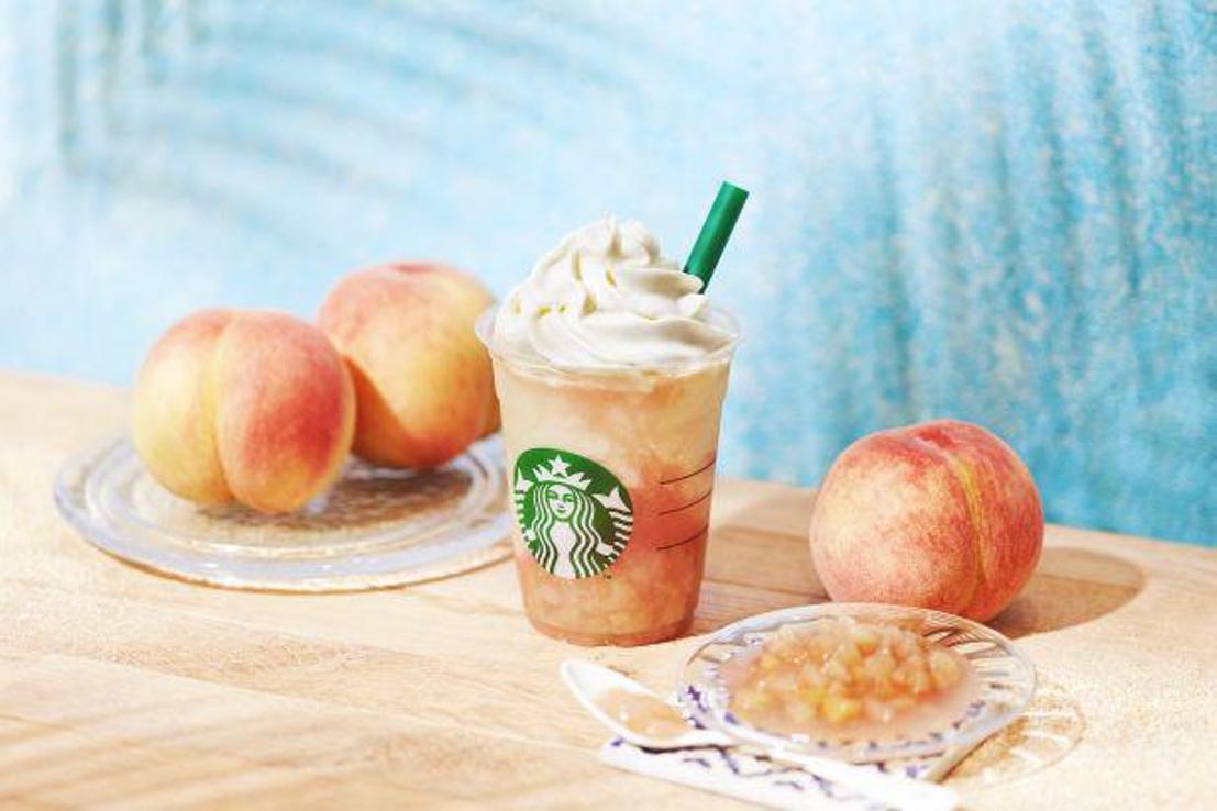 Peach on the Beach Frappuccino diberi potongan tebal persik putih. 