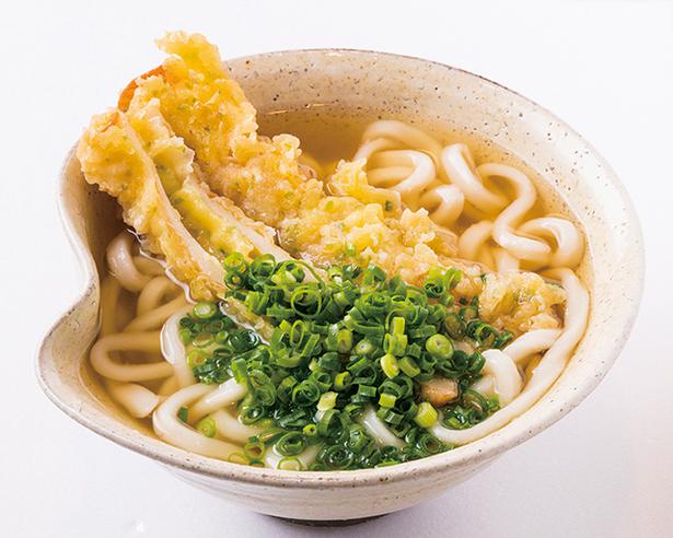 Chikuwa Ten Udon (Udon Pasta Ikan Goreng) harga 648 yen.