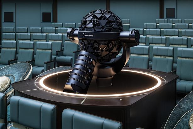 Proyektor terbaru Konica Minolta, Cosmo Leap Sigma, berada di area Galactic Seat untuk satu orang.
