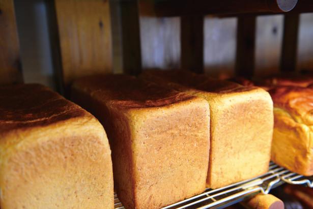 ti terlaris peu frequente disebut Maho no Pan (Roti Ajaib) yang dijual dengan harga 540 yen. Teksturnya yang lembut dan halus inilah yang membuatnya indah.