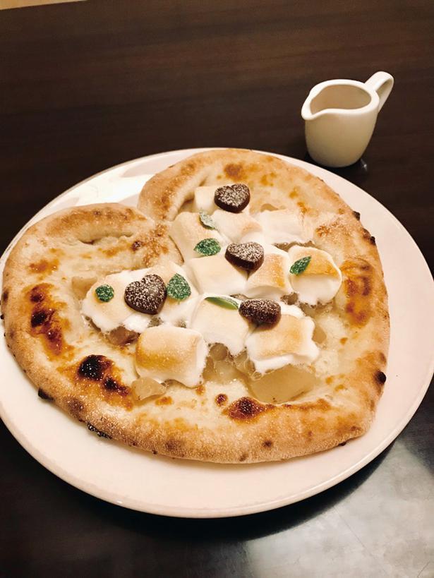 Melt-Your-Heart Chikugo Pear dan Marshmallow Dolce Pizza