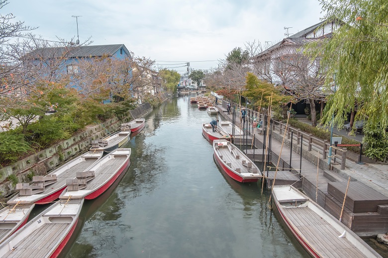 Sebuah kanal di Yanagawa, Fukuoka, Kyushu, Jepang.