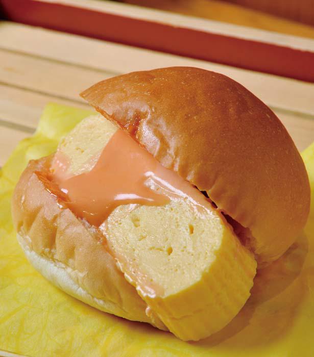 Burger khas ini berisi dashimaki tamago 