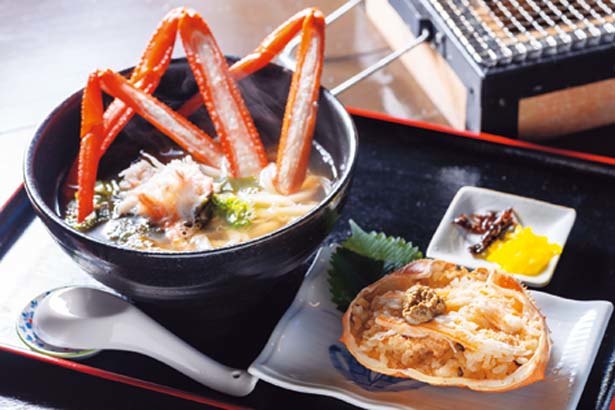 Set Kasumi Crab Wheat Noodle Kasumi Crab Red Bean Rice (¥1,500) dibuat dengan sup kepiting istimewa yang pecah dengan rasa umami (gurih)

