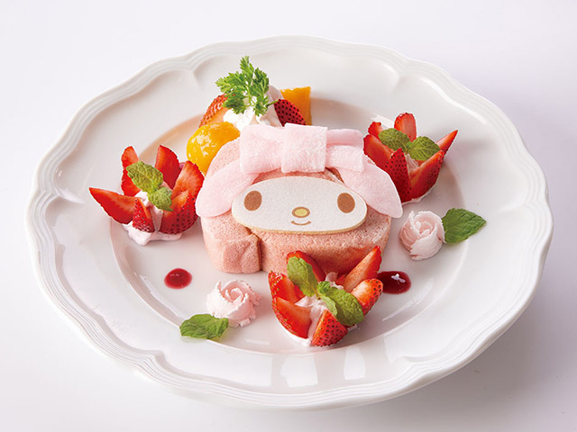 Strawberry roll cake (1490 yen)