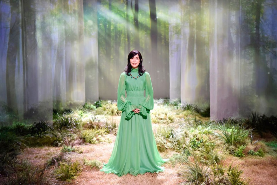 Mariya Takeuchi (64) menjadi penyanyi tertua yang menduduki tangga teratas Oricon.