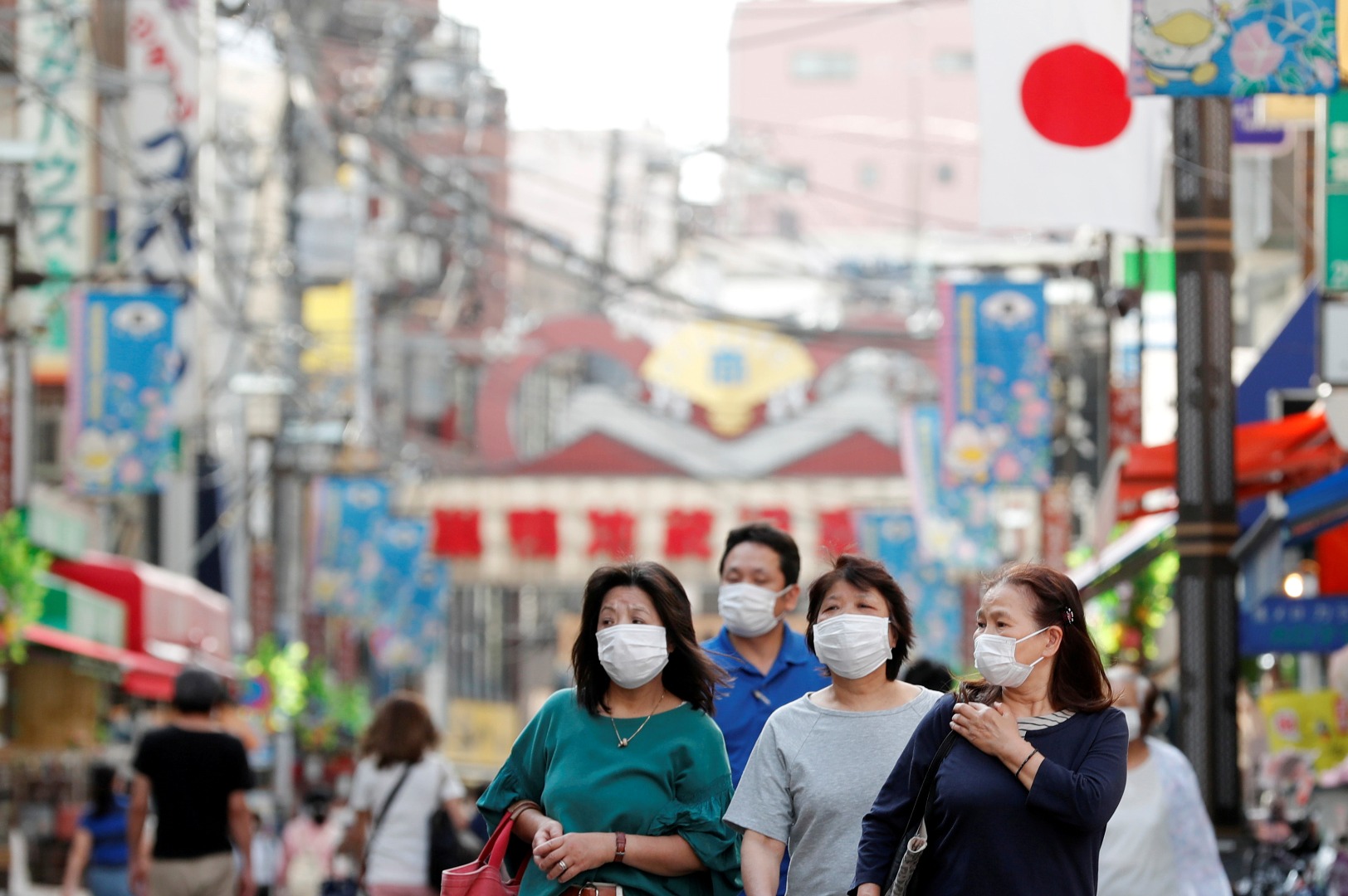 warga jepangvpakai masker