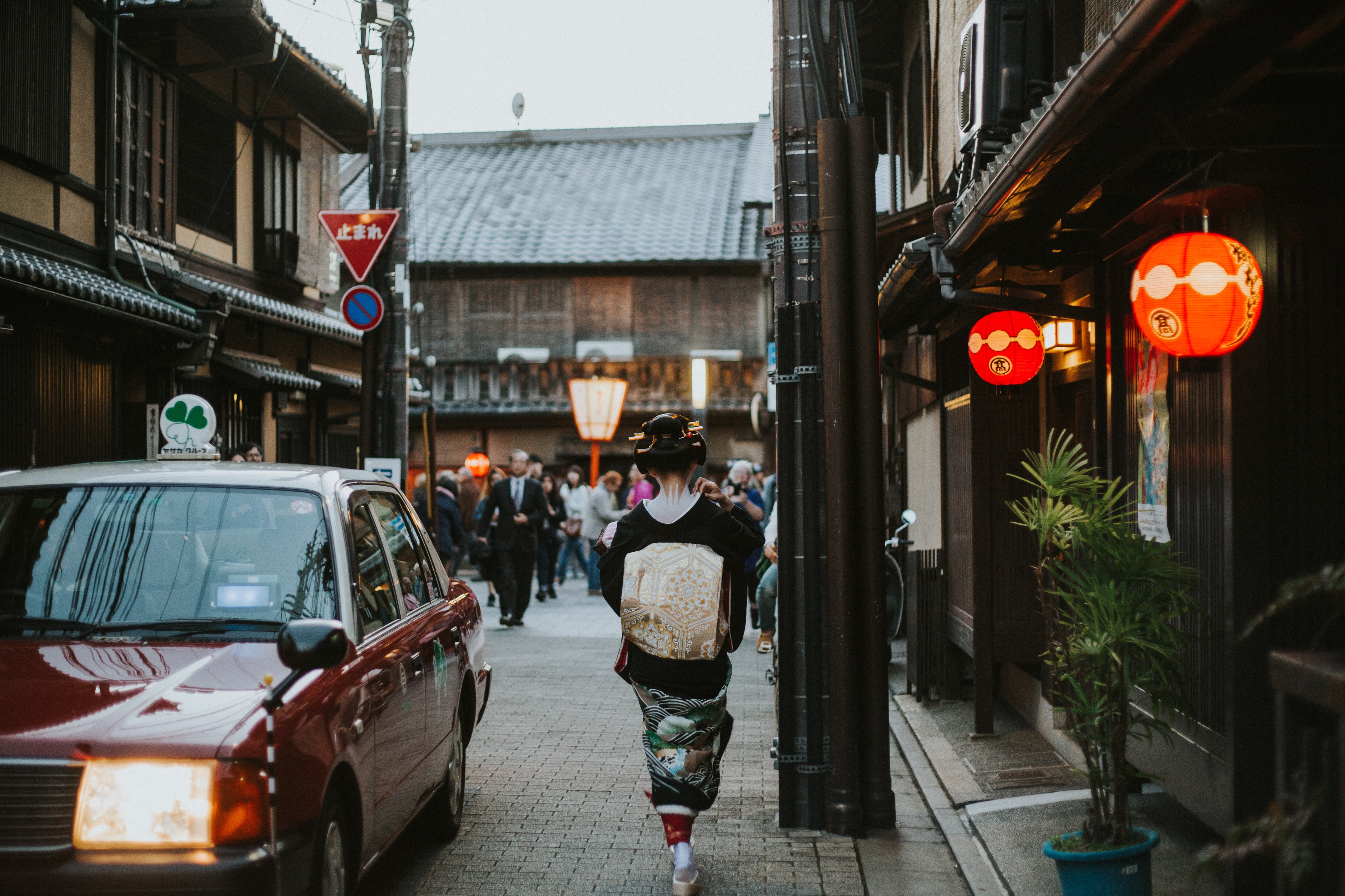 Hanamikohi Street adalah salah satu area paling populer di Gion District