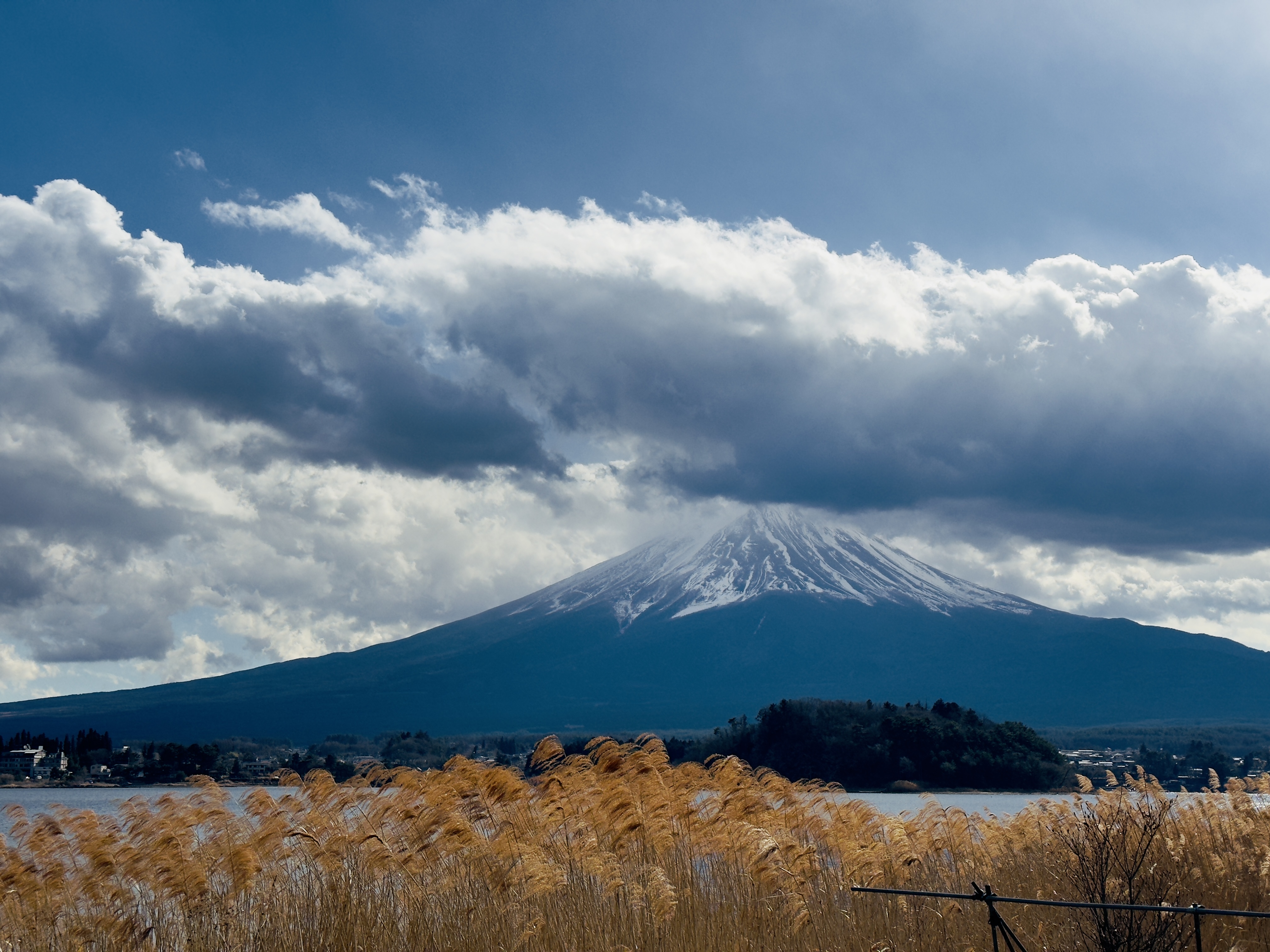 Gunung Fuji dari danau Kawaguchiko 