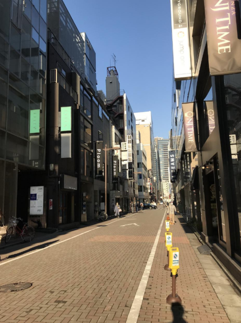 Ginza-Renga-dori St. (Ginza 1-4 Chome)