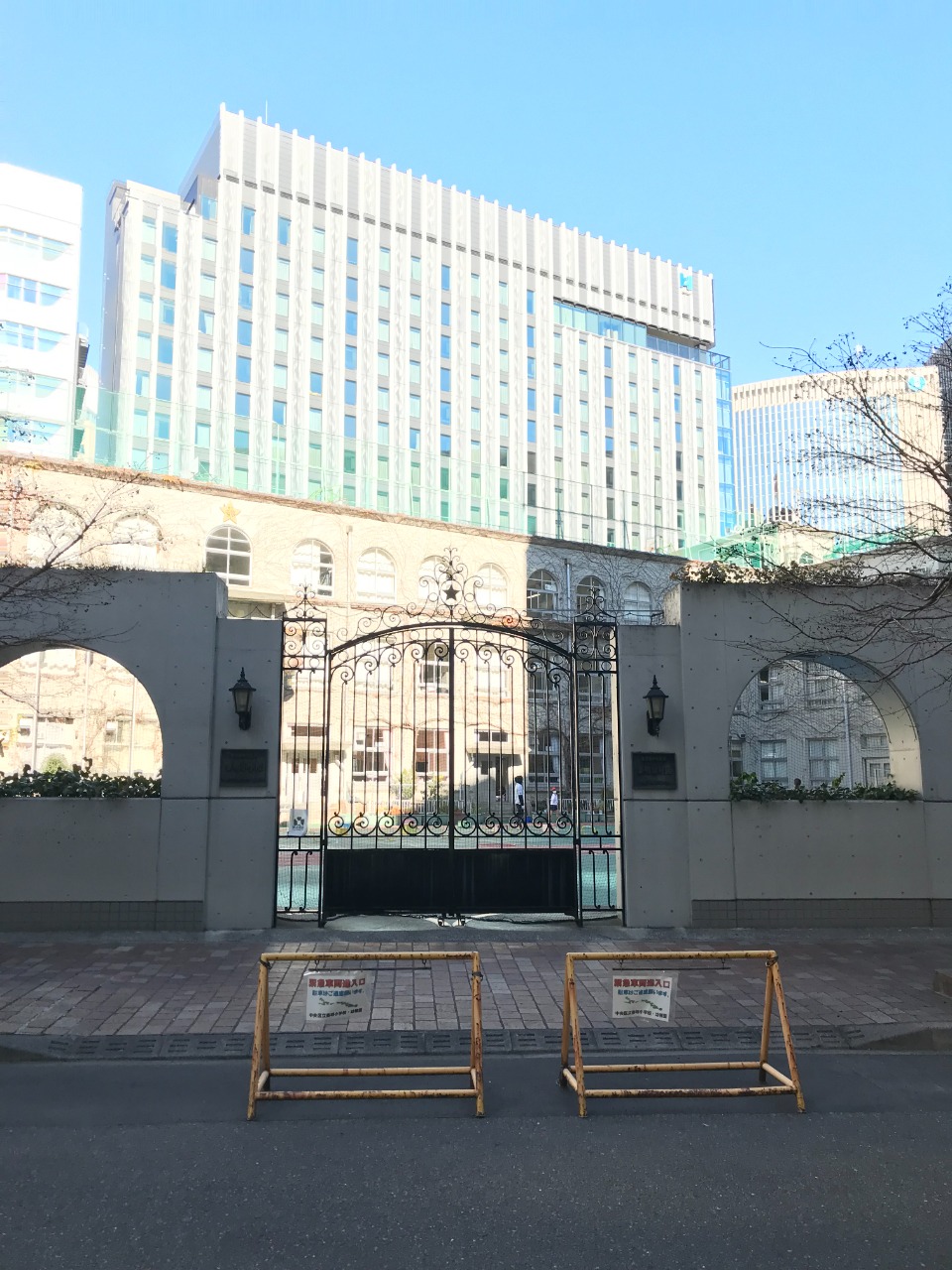 Taimei Elementary School yang dibangun pada tahun 1929 terletak di Ginza, Jepang.