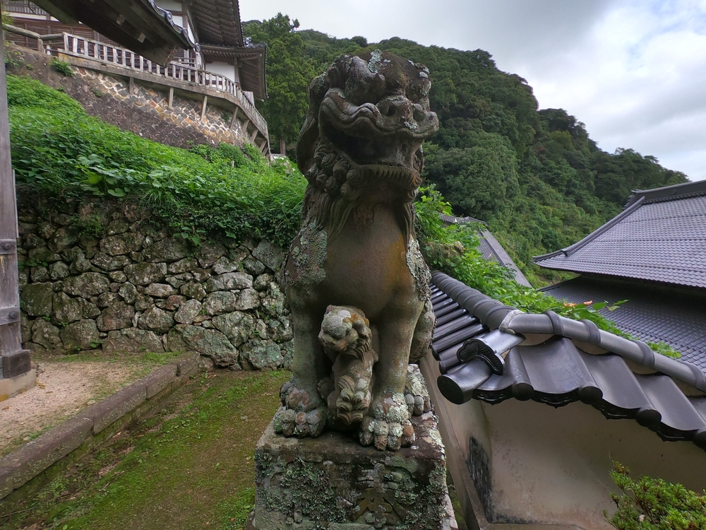 The ground of Ichibata Yakushi temple.