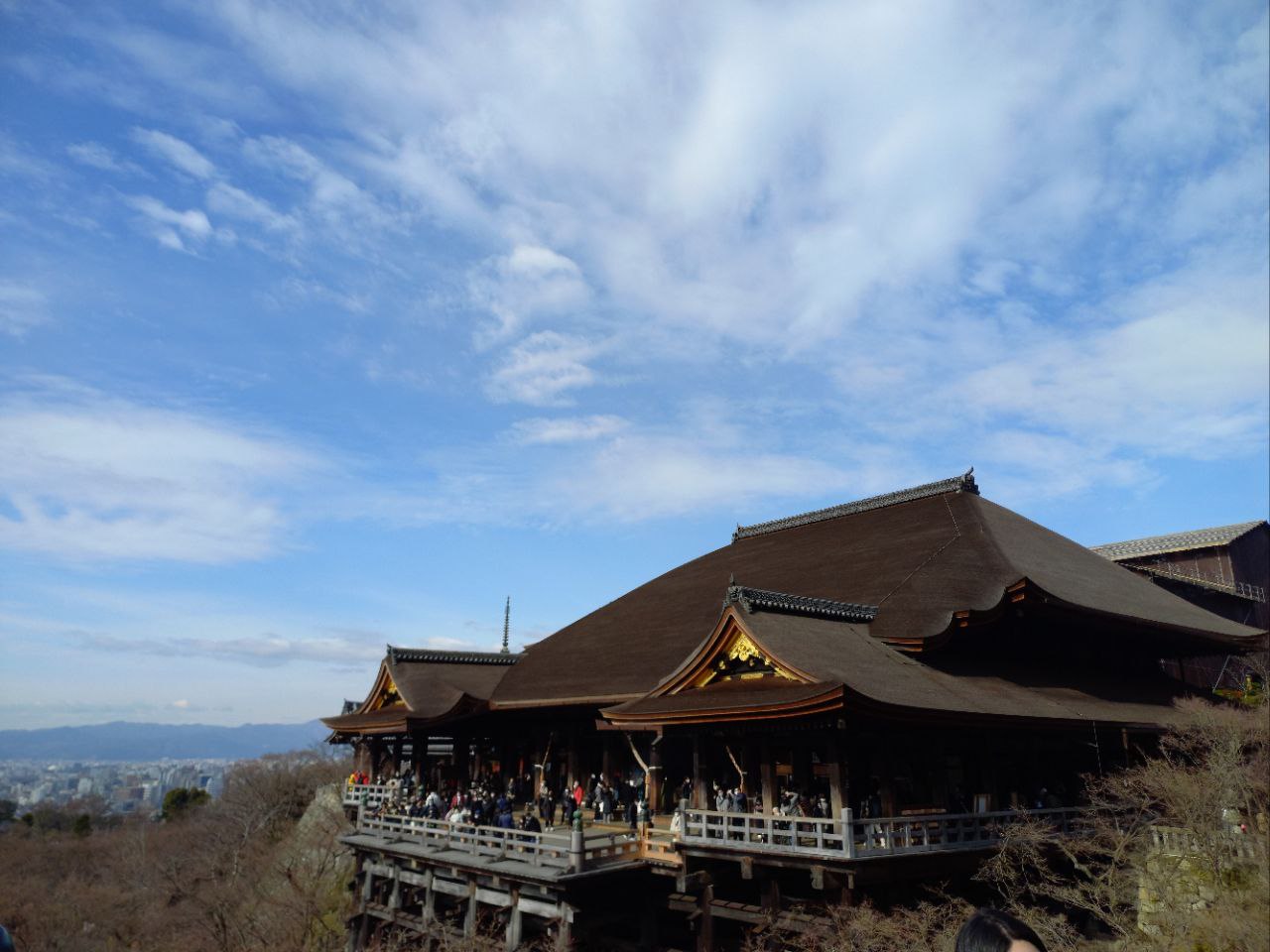Kiyomizu-dera, wisata di Kyoto yang juga dilengkapi dengan toko oleh-oleh. (KOMPAS.COM/YUHARRANI AISYAH)
