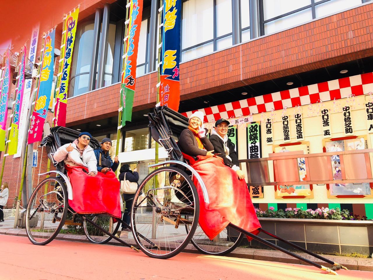 Pengalaman naik jinrikisha alias becak orang di Asakusa, Tokyo, Jepang. (KOMPAS.COM/YUHARRANI AISYAH)