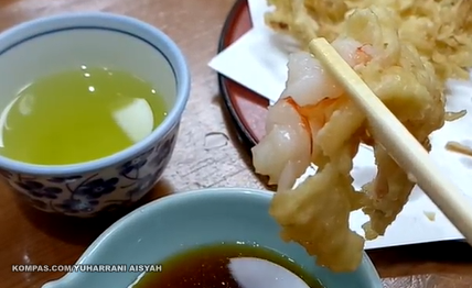 Tempura udang khas Restoran Sansada, Asakusa, Tokyo, Jepang. (KOMPAS.COM/YUHARRANI AISYAH)