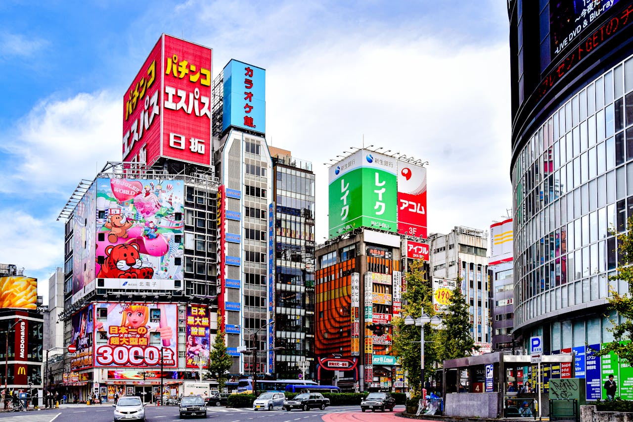 Suasana Akihabara di Tokyo yang dikenal sebagai pusat pencinta anime.