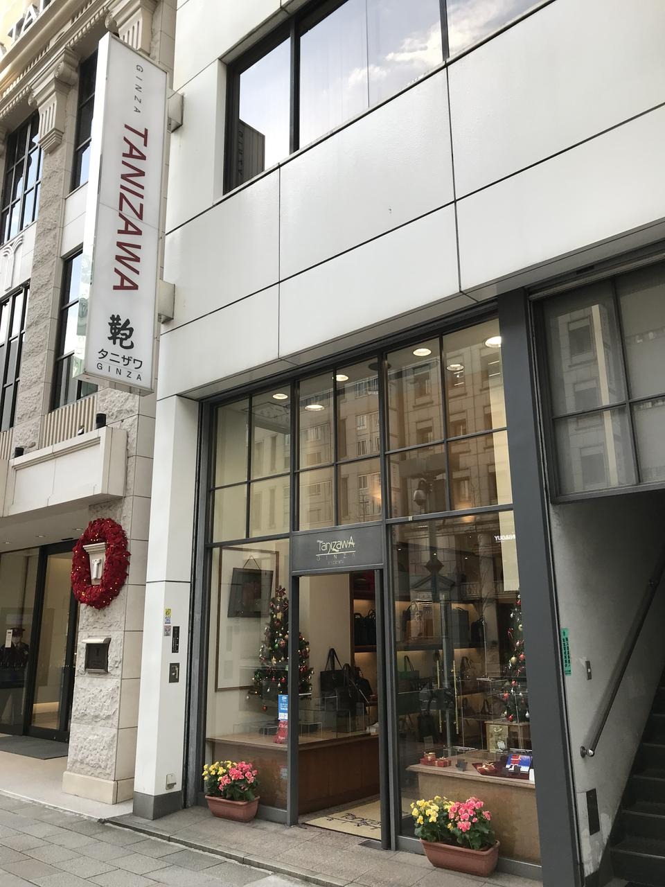 Toko tas tangan legendaris di Ginza yang berusia lebih dari 100 tahun: Ginza Tanizawa.